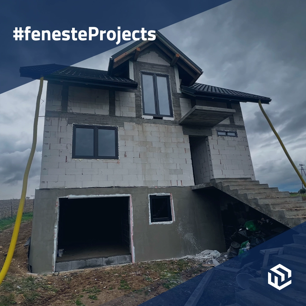 Kleines Einfamilienhaus mit hohem Fundament projekte fensterprofile pvc rehau  